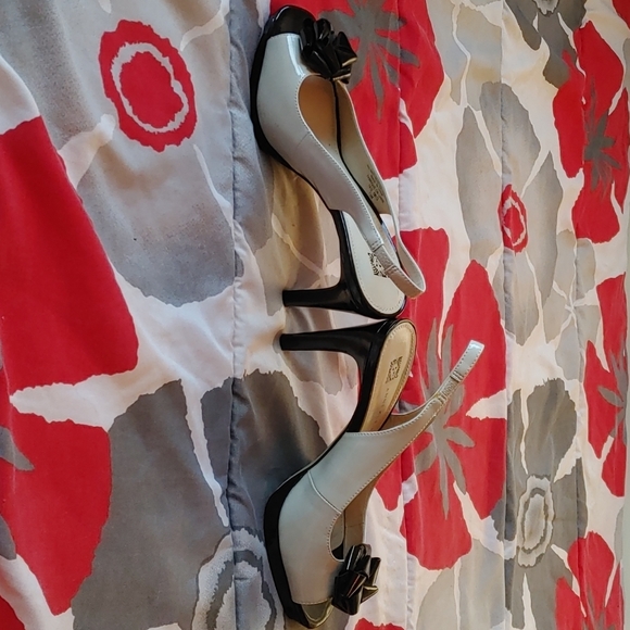 Anna Klein heels - Picture 2 of 4